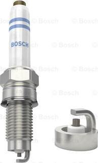 BOSCH 0 241 135 520 - Свеча зажигания avtokuzovplus.com.ua