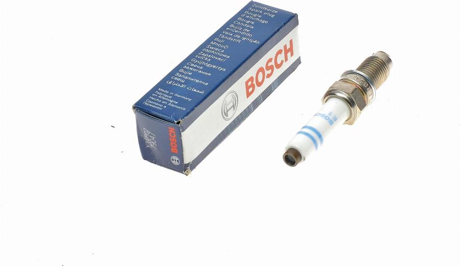 BOSCH 0 241 135 520 - Свічка запалювання autocars.com.ua