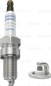 BOSCH 0 241 145 500 - Свічка запалювання autocars.com.ua