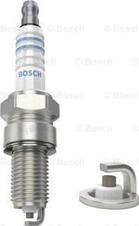 BOSCH 0 241 145 504 - Свеча зажигания autodnr.net