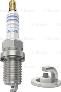 BOSCH 0 241 235 743 - Свеча зажигания avtokuzovplus.com.ua