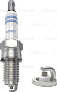 BOSCH 0 242 140 803 - Свеча зажигания autodnr.net