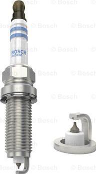 BOSCH 0 242 135 517 - Свiчка запалювання autocars.com.ua