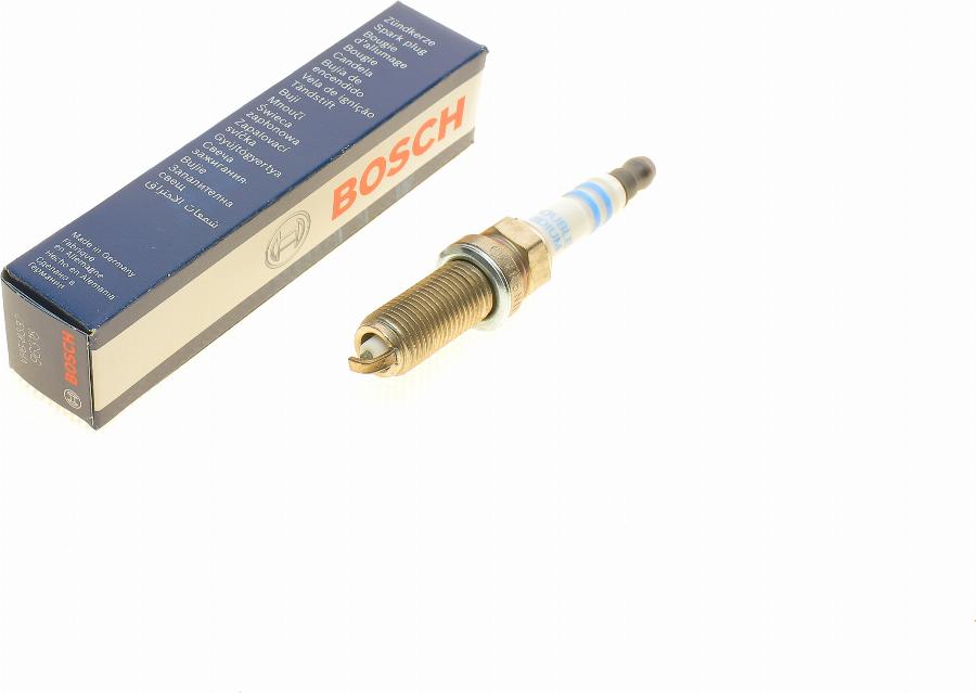 BOSCH 0 242 140 557 - Свеча зажигания avtokuzovplus.com.ua