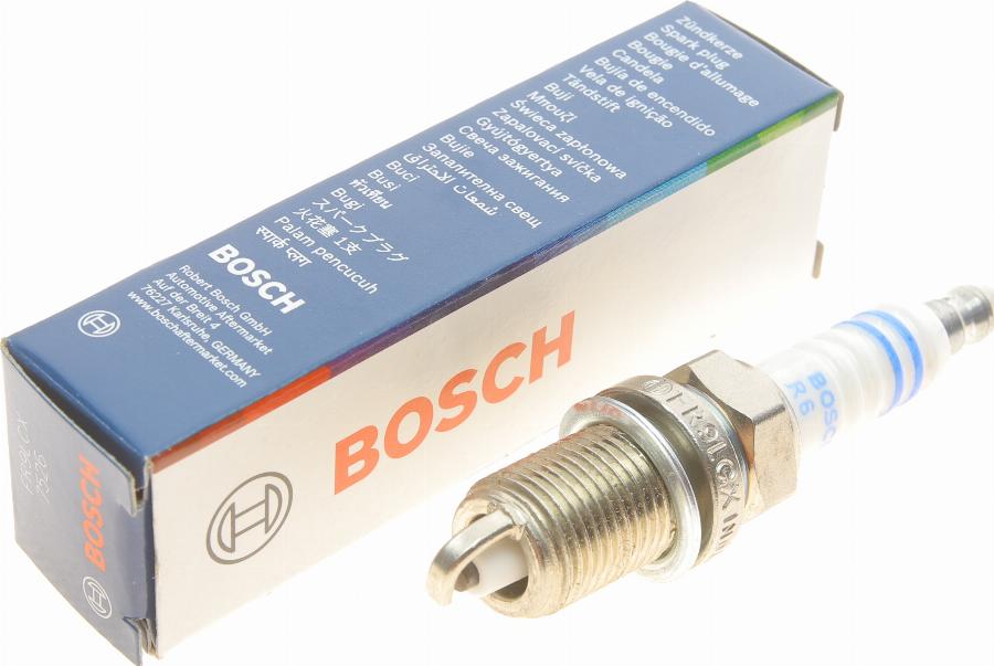 BOSCH 0 242 225 580 - Свеча зажигания avtokuzovplus.com.ua