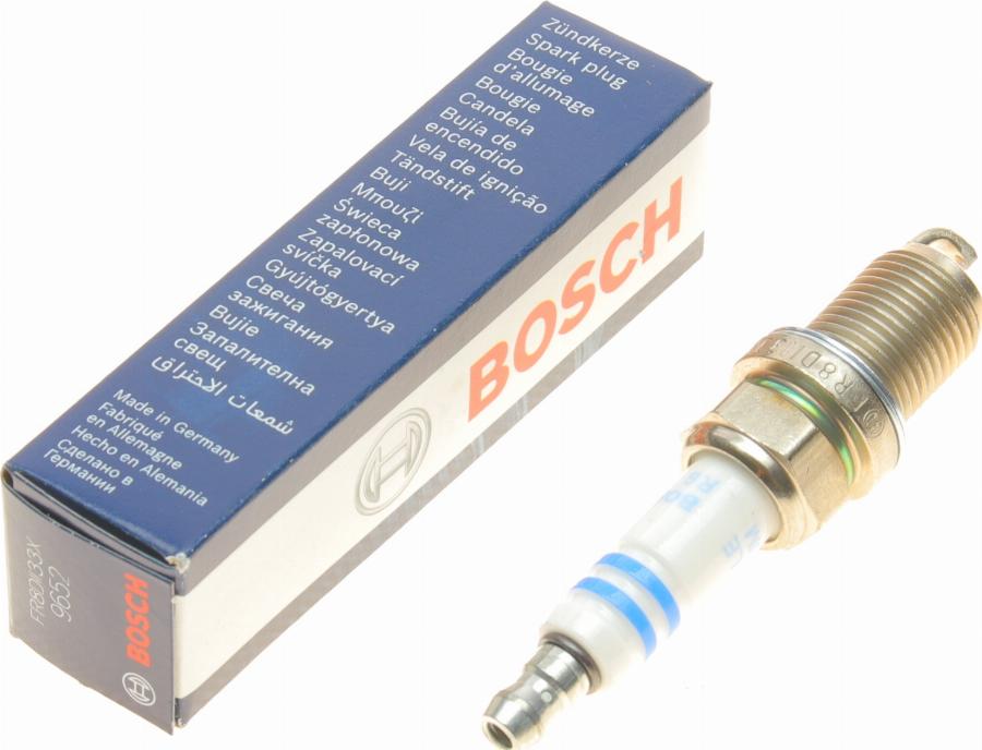 BOSCH 0 242 230 534 - Свеча зажигания avtokuzovplus.com.ua