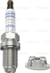 BOSCH 0 242 235 748 - Свеча зажигания avtokuzovplus.com.ua