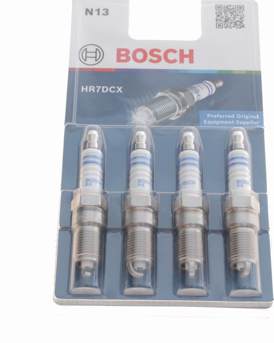 BOSCH 0 242 235 951 - Свеча зажигания avtokuzovplus.com.ua