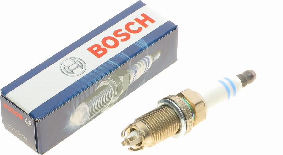 BOSCH 0 242 240 590 - Свічка запалювання autocars.com.ua