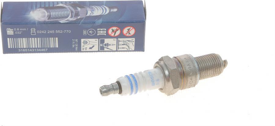 BOSCH 0 242 245 552 - Свеча зажигания avtokuzovplus.com.ua