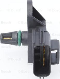 BOSCH 0 261 230 044 - Датчик, тиск у впускний трубі autocars.com.ua