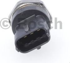 BOSCH 0 261 545 038 - Датчик, тиск подачі палива autocars.com.ua