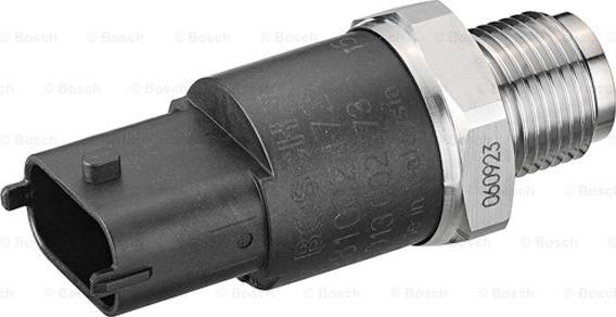 BOSCH 0 281 002 472 - Датчик, давление подачи топлива avtokuzovplus.com.ua