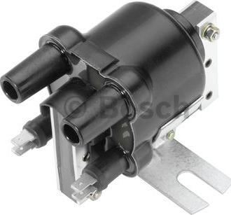 BOSCH 0 986 221 038 - Котушка запалювання autocars.com.ua