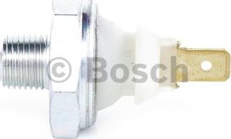 BOSCH 0 986 344 032 - Датчик, тиск масла autocars.com.ua