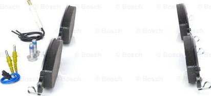 BOSCH 0 986 424 581 - Тормозные колодки, дисковые, комплект avtokuzovplus.com.ua