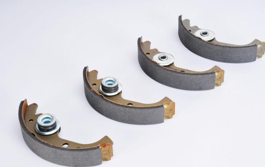 BOSCH 0 986 487 030 - Комплект гальм, барабанний механізм autocars.com.ua