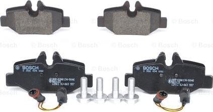 BOSCH 0 986 494 082 - Тормозные колодки, дисковые, комплект avtokuzovplus.com.ua