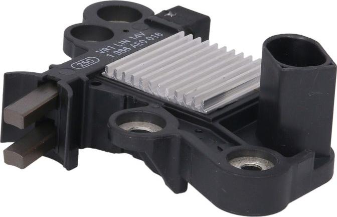 BOSCH 1 986 AE0 018 - Регулятор напруги генератора autocars.com.ua