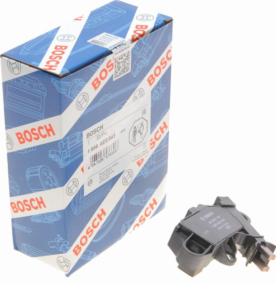 BOSCH 1 986 AE0 043 - Регулятор напруги генератора autocars.com.ua