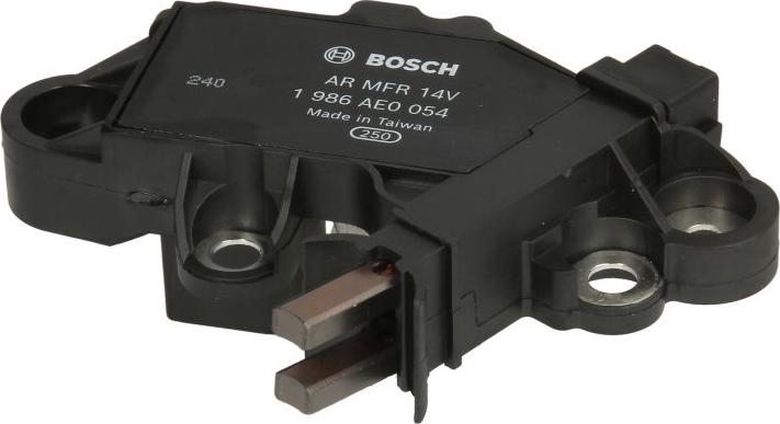 BOSCH 1 986 AE0 054 - Регулятор напруги генератора autocars.com.ua