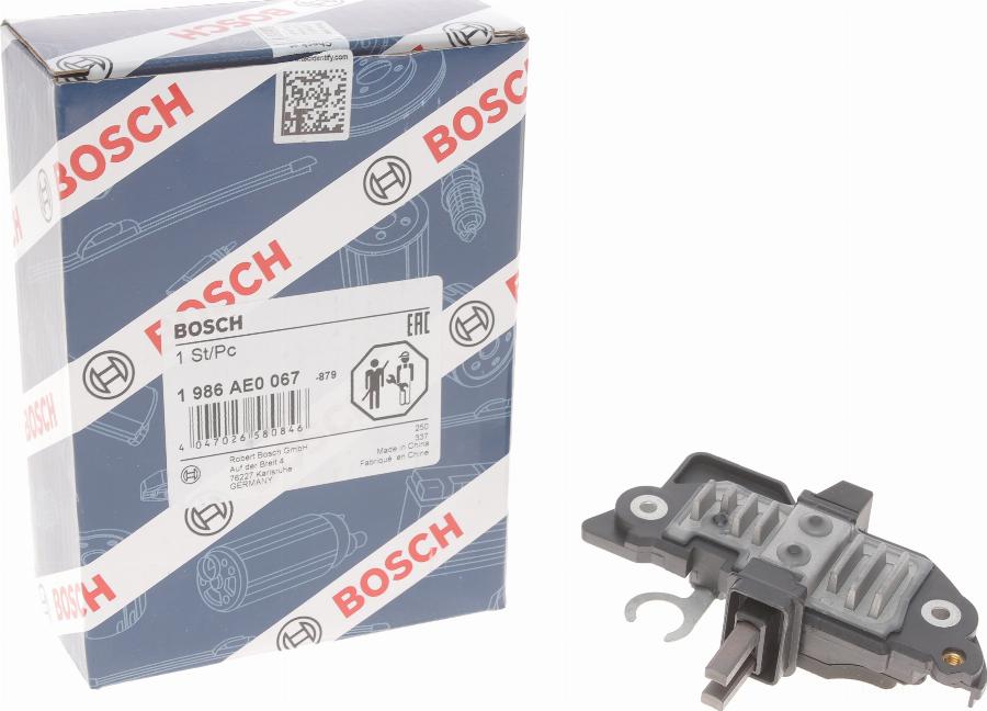 BOSCH 1 986 AE0 067 - Регулятор напряжения, генератор autodnr.net