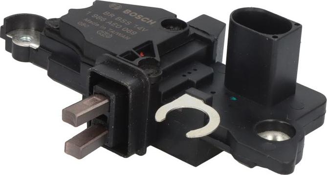 BOSCH 1 986 AE0 069 - Регулятор напруги генератора autocars.com.ua