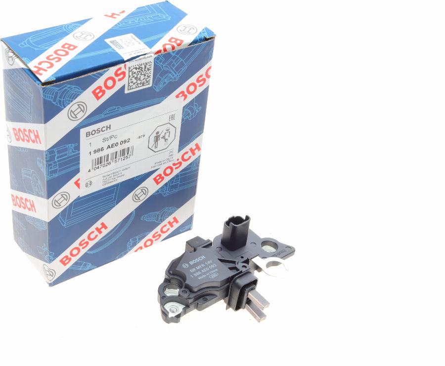 BOSCH 1 986 AE0 092 - Регулятор напруги генератора autocars.com.ua