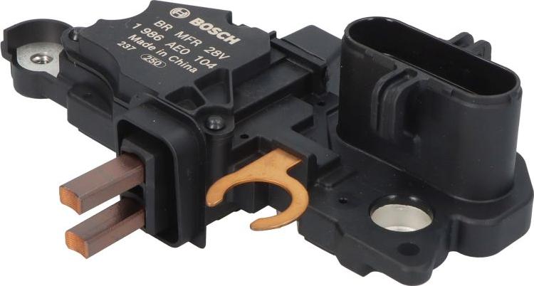 BOSCH 1 986 AE0 104 - Регулятор напруги генератора autocars.com.ua