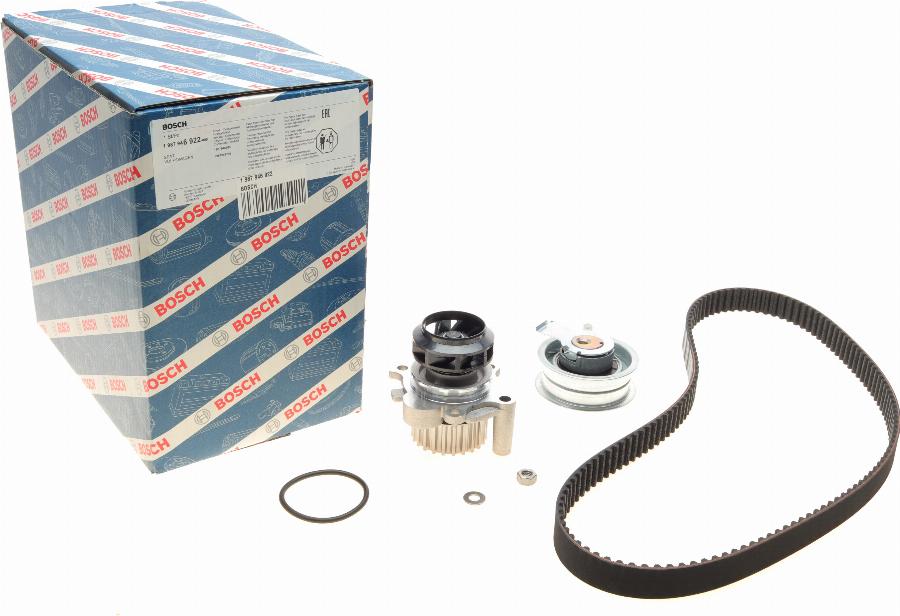 BOSCH 1 987 946 922 - Водяной насос + комплект зубчатого ремня autodnr.net