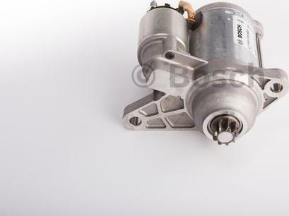 BOSCH F 000 CD0 8A0 - Стартер autocars.com.ua