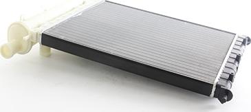 BSG BSG 25-520-040 - Радіатор, охолодження двигуна autocars.com.ua