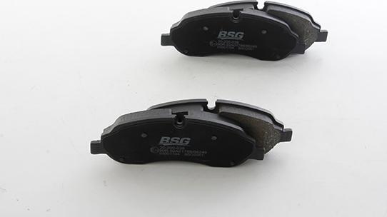 BSG BSG 30-200-038 - Тормозные колодки, дисковые, комплект avtokuzovplus.com.ua