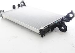 BSG BSG 42-520-003 - Радіатор, охолодження двигуна autocars.com.ua