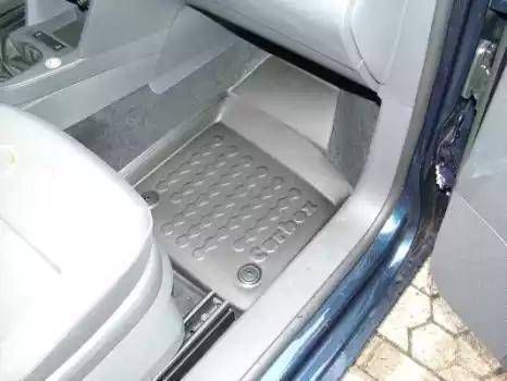 Carbox 412370000 - Гумовий килимок з захисними бортами autocars.com.ua