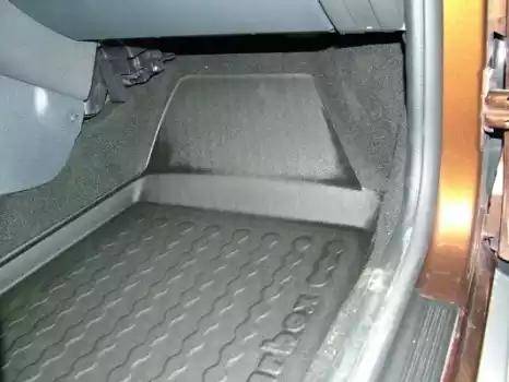 Carbox 413946000 - Гумовий килимок з захисними бортами autocars.com.ua