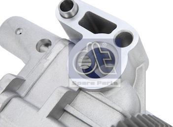 DT Spare Parts 1.10699 - Масляний насос autocars.com.ua