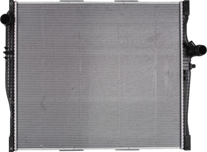 NISSENS 654790 - Радіатор, охолодження двигуна autocars.com.ua