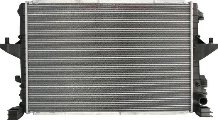 NRF 560013 - Радіатор, охолодження двигуна autocars.com.ua