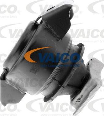 VAICO V10-1261 - Подушка, підвіска двигуна autocars.com.ua