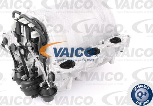 VAICO V30-8357 - Патрубок, впускний колектор autocars.com.ua