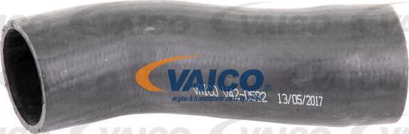 VAICO V42-0592 - Трубка, нагнетание воздуха autodnr.net