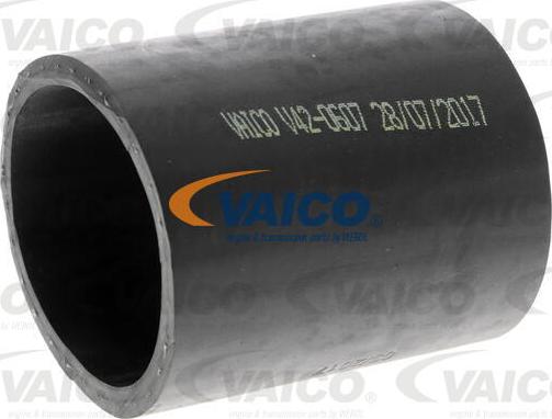 VAICO V42-0607 - Трубка, нагнетание воздуха autodnr.net