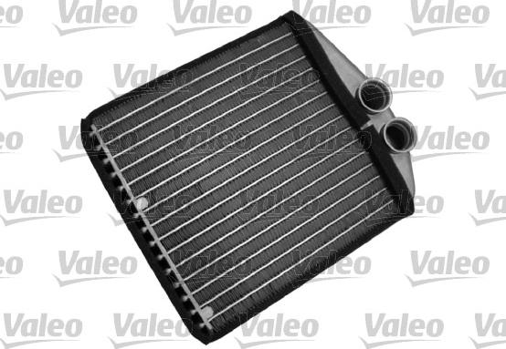 Valeo 812225 - Радіатор, охолодження двигуна autocars.com.ua
