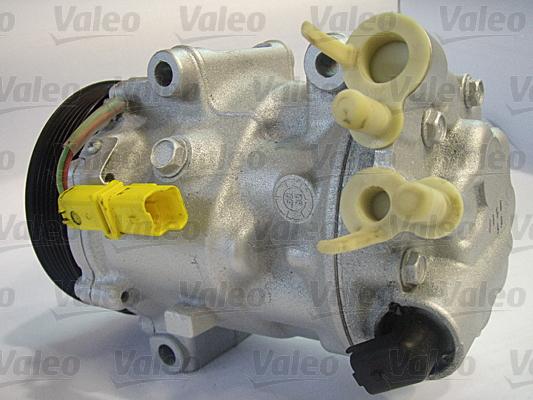 Valeo 813725 - Компресор, кондиціонер autocars.com.ua