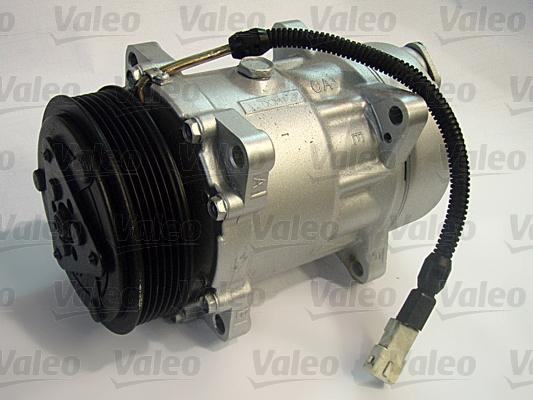 Valeo 813806 - Компресор, кондиціонер autocars.com.ua