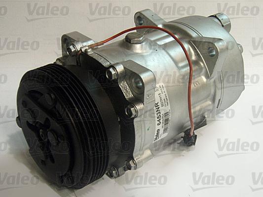 Valeo 813808 - Компресор, кондиціонер autocars.com.ua