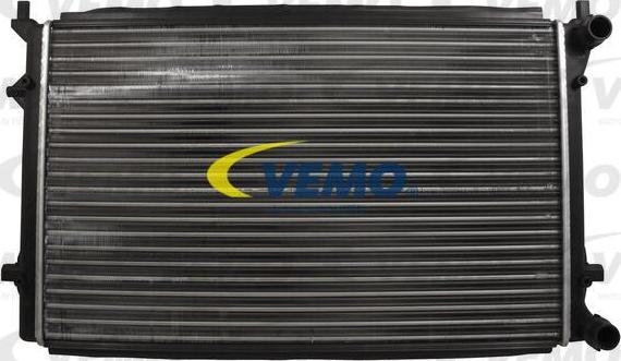 Vemo V15-60-5049 - Радіатор, охолодження двигуна autocars.com.ua