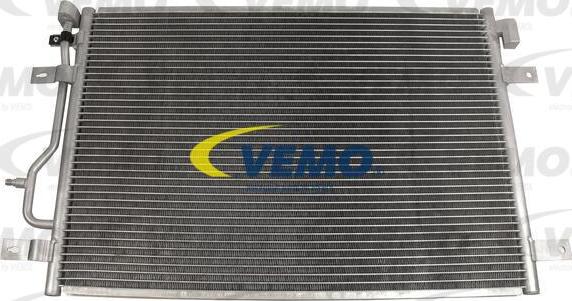 Vemo V15-62-1020 - Конденсатор, кондиціонер autocars.com.ua