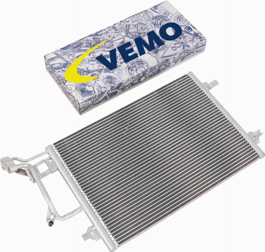 Vemo V15-62-1045 - Конденсатор, кондиціонер autocars.com.ua